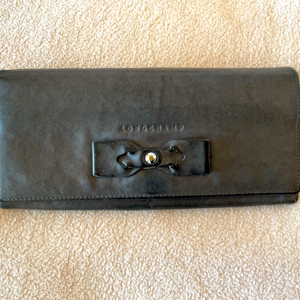 Longchamp grey wallet